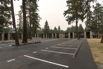 Ridgewood Apartments in Lakewood, WA - Building Photo - Building Photo