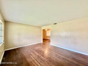 845 Acapulco Rd in Jacksonville, FL - Foto de edificio - Building Photo
