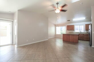 19246 N 31st St in Phoenix, AZ - Foto de edificio - Building Photo