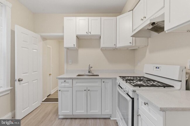 property at 1611 Dounton St