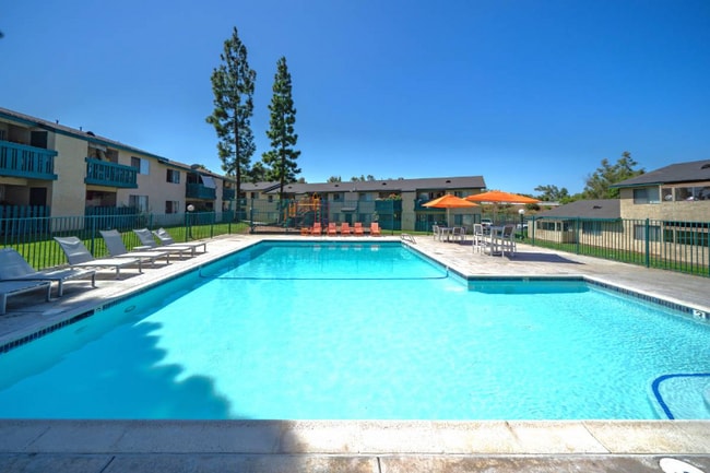 320 Smilax Rd in San Marcos, CA - Building Photo - Building Photo