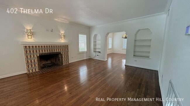 402 Thelma Dr in San Antonio, TX - Building Photo - Building Photo