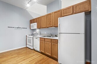 208 W Washington St, Unit 1503 in Chicago, IL - Foto de edificio - Building Photo