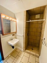 1237 E Walnut St in Green Bay, WI - Building Photo - Building Photo