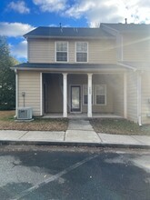 4889 Robinson Square Dr NW in Acworth, GA - Foto de edificio - Building Photo