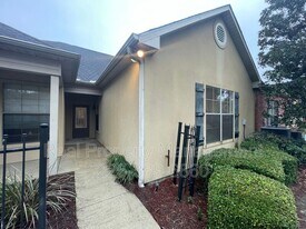 809 Summer Breeze Dr in Baton Rouge, LA - Building Photo