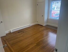 566 Bay St, Unit 1 in Taunton, MA - Building Photo - Building Photo