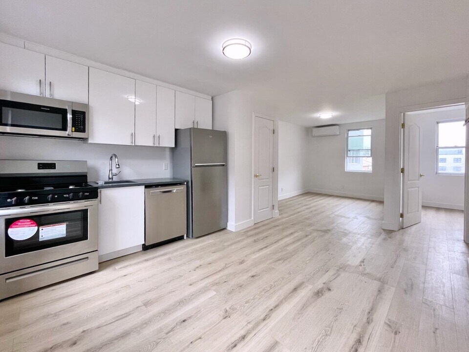379 Monmouth St in Jersey City, NJ - Building Photo