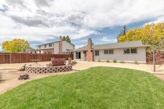 3061 Meadowlands Dr in Sparks, NV - Building Photo - Building Photo