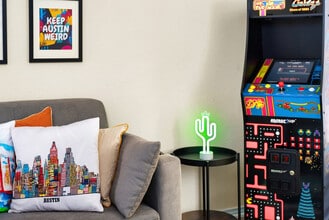 7408 Derby Downs Dr, Unit SI ID1314605P in Austin, TX - Foto de edificio - Building Photo