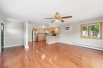 18 W River Styx Rd in Hopatcong, NJ - Building Photo - Building Photo