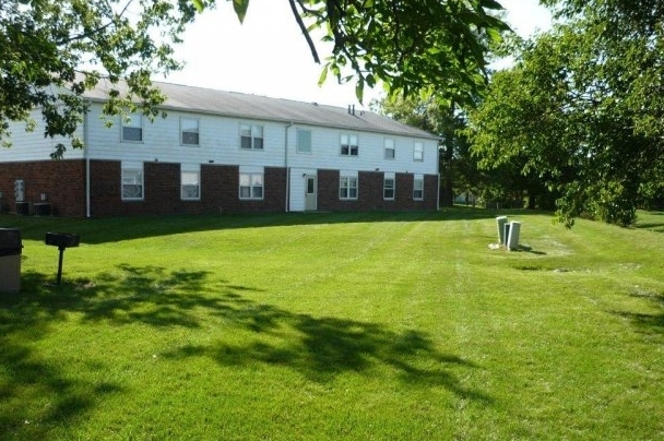 Country Villa Apartments in West Lafayette, IN - Foto de edificio - Building Photo
