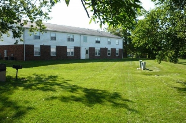 Country Villa Apartments in West Lafayette, IN - Building Photo - Building Photo