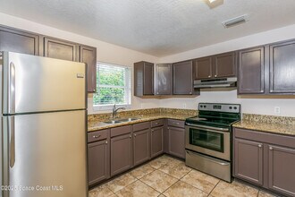 3635 Miami Ave in Melbourne, FL - Building Photo - Building Photo