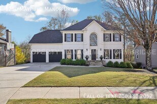 1250 Mayfield Manor Dr in Alpharetta, GA - Building Photo