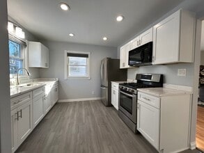 807 Elm Ave in Geneva, IL - Building Photo - Building Photo