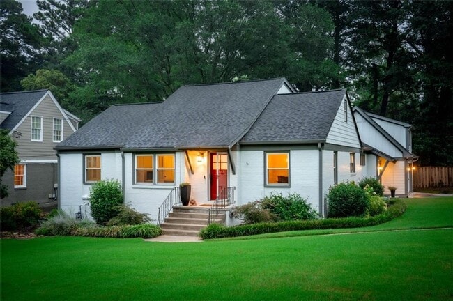 102 Mockingbird Ln