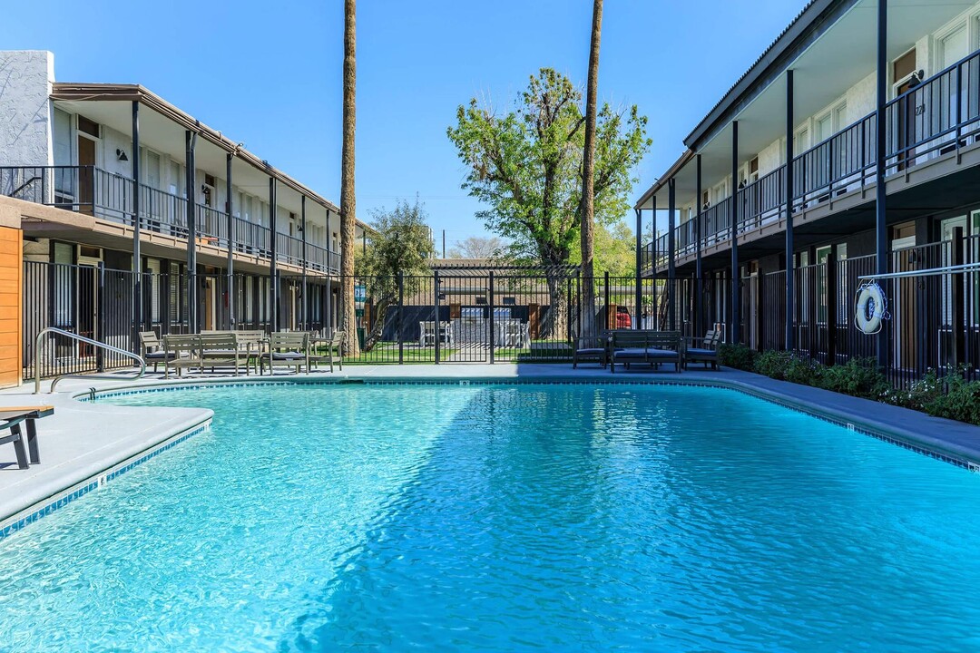 Northern Edge Apartments in Phoenix, AZ - Building Photo