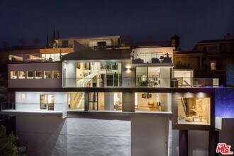 1623 Viewmont Dr in Los Angeles, CA - Foto de edificio - Building Photo