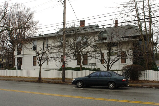 102 Crescent Ave in Louisville, KY - Building Photo - Building Photo