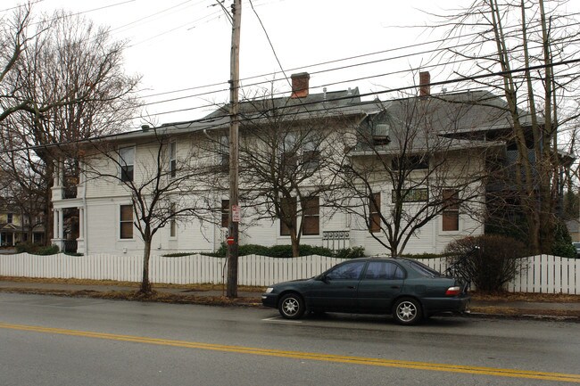 102 Crescent Ave in Louisville, KY - Foto de edificio - Building Photo