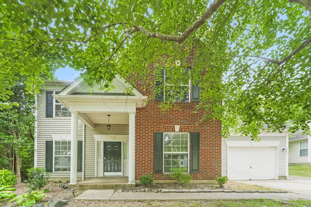 10021 Northwoods Forest Dr in Charlotte, NC - Building Photo