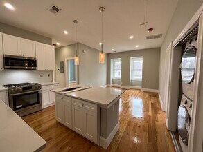 71 Pearl St, Unit 2 in Cambridge, MA - Foto de edificio - Building Photo