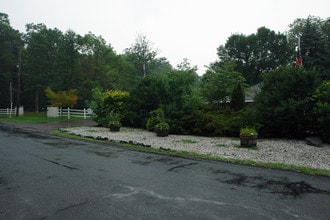 Green Top Mobile Home Park in Sellersville, PA - Foto de edificio - Building Photo