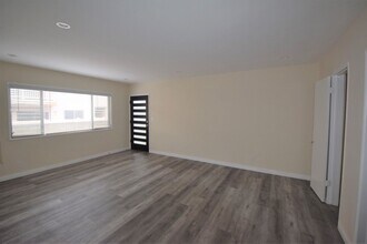 4334 Mammoth Ave in Los Angeles, CA - Building Photo - Building Photo