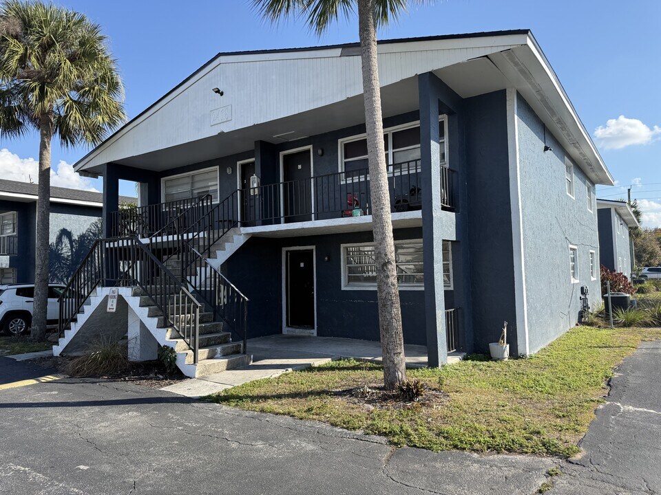 2505 Hanson St in Ft. Myers, FL - Building Photo