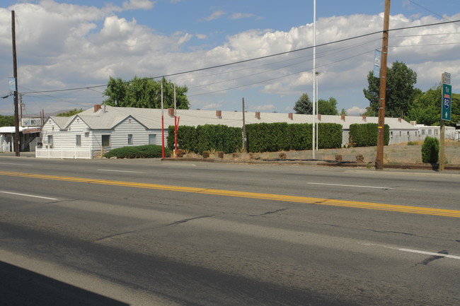 3107 Main St in Yakima, WA - Building Photo - Building Photo