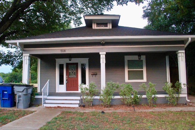 property at 508 N Dallas Ave
