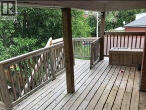 20 Melbourne St in Hamilton, ON - Building Photo - Building Photo