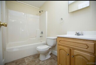 407 E 2nd St in Farmville, VA - Building Photo - Building Photo