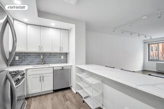 100 W 89th St in New York, NY - Building Photo - Building Photo