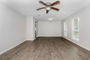 24707 Wilderness Rd in Spring, TX - Building Photo