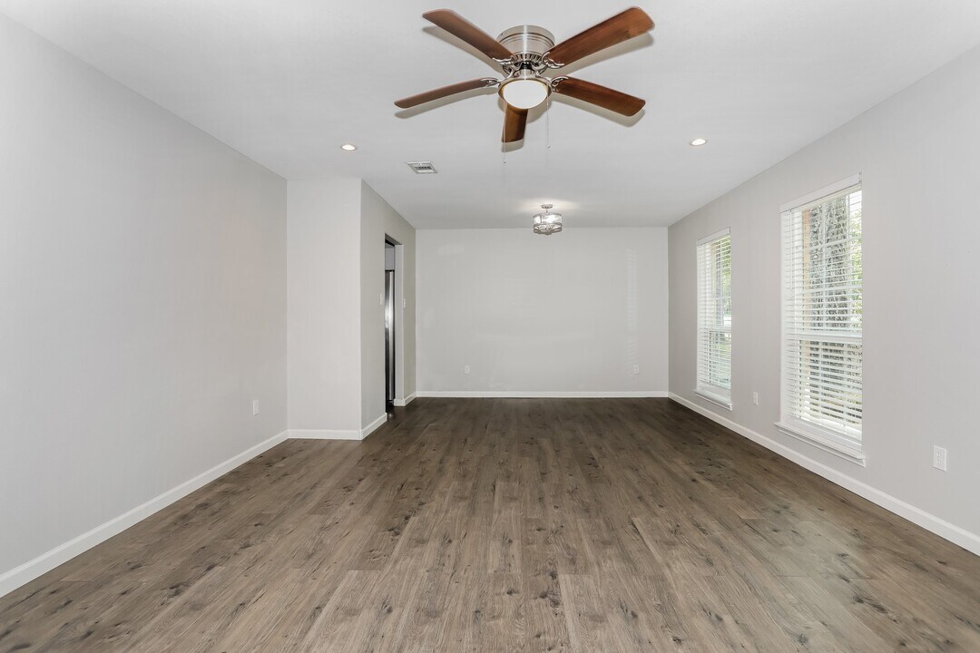 24707 Wilderness Rd in Spring, TX - Building Photo