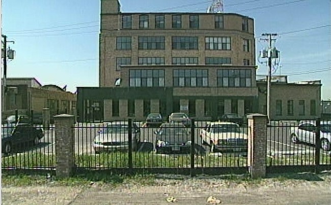 2675 W Grand Ave in Chicago, IL - Building Photo - Building Photo