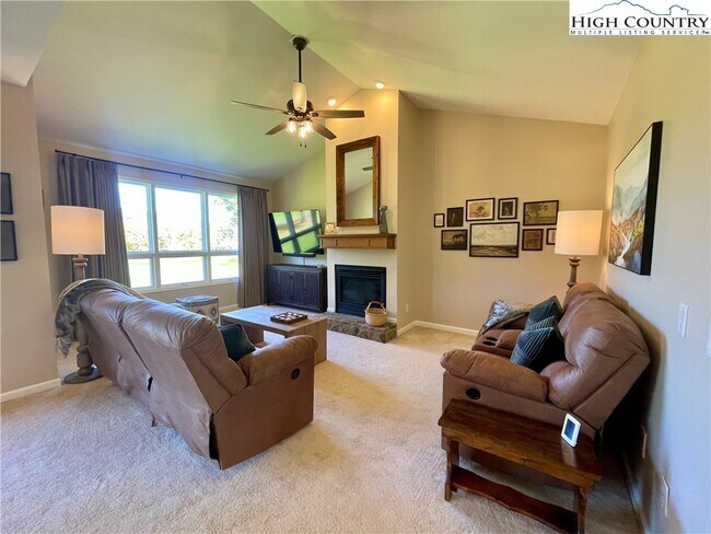 419 E Landing Dr in Jefferson, NC - Building Photo - Building Photo