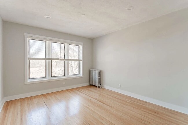 6143 S Dorchester Ave in Chicago, IL - Building Photo - Building Photo