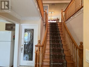 2470 Wynten Way in Oakville, ON - Building Photo - Building Photo