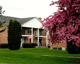 Parkside East Apartments in Sterling Heights, MI - Foto de edificio - Building Photo