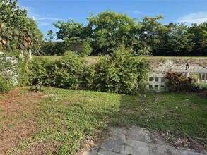 1420 SW 28th Ave in Boynton Beach, FL - Foto de edificio - Building Photo