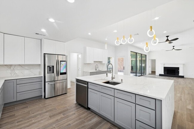 6814 Hyacinth Ln in Dallas, TX - Building Photo - Building Photo