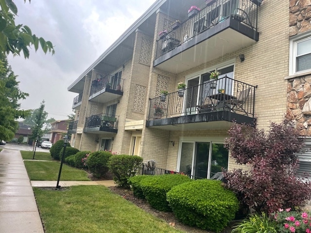 property at 6587 N Northwest Hwy