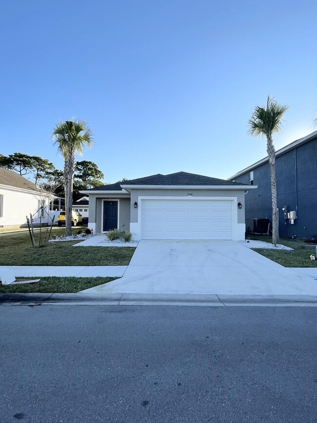 3368 N Park Dr in Fort Pierce, FL - Building Photo - Building Photo