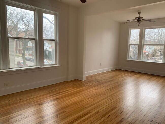 1667 N Francisco Ave in Chicago, IL - Building Photo - Building Photo