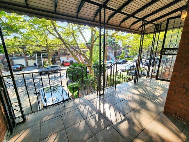 1355 E 99th St in Brooklyn, NY - Building Photo - Building Photo
