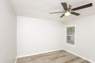 524 Parlock Rd in Irmo, SC - Building Photo - Building Photo