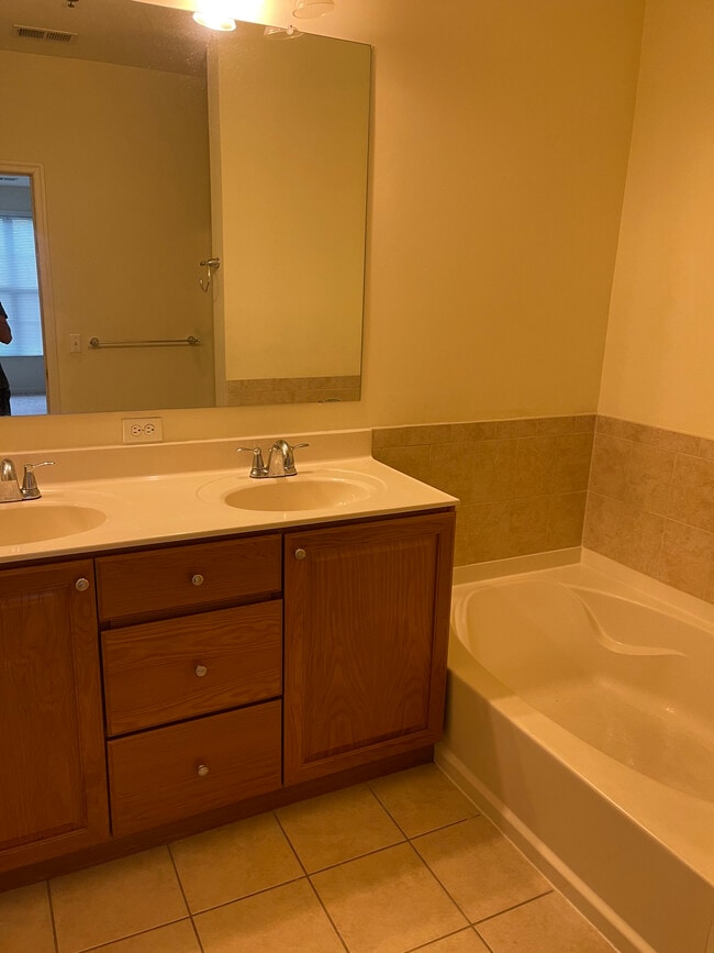 3228 Edward Stec Blvd, Unit 3228 Edward Stec in Edison, NJ - Building Photo - Building Photo